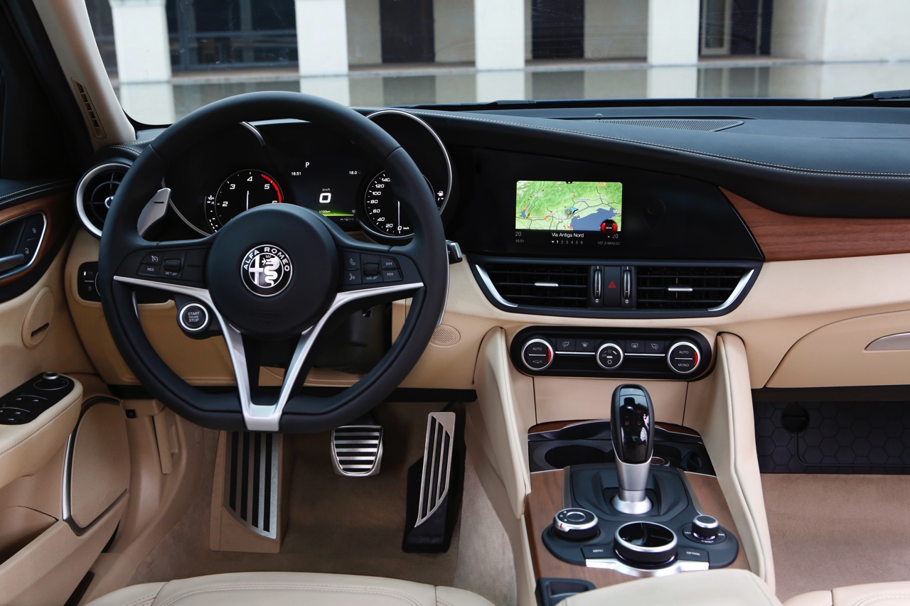 We geven 5 redenen waarom de Alfa Romeo Giulia een voltreffer is in het premium segment van de sportsedans.