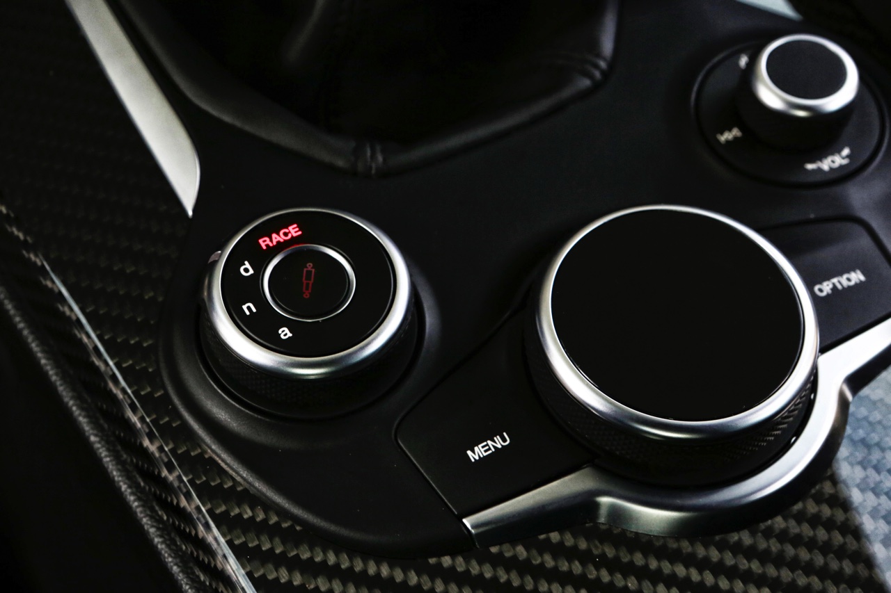 We geven 5 redenen waarom de Alfa Romeo Giulia een voltreffer is in het premium segment van de sportsedans.
