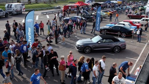 Ford Mustang 50 jaar gevierd op Circuit Park Zandvoort. Tevens debuut nieuwe generatie Mustang.