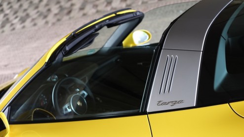 Exclusieve uitgave boek Porsche 911 Targa met Rik Ringers verkrijgbaar in de Porsche webshop.