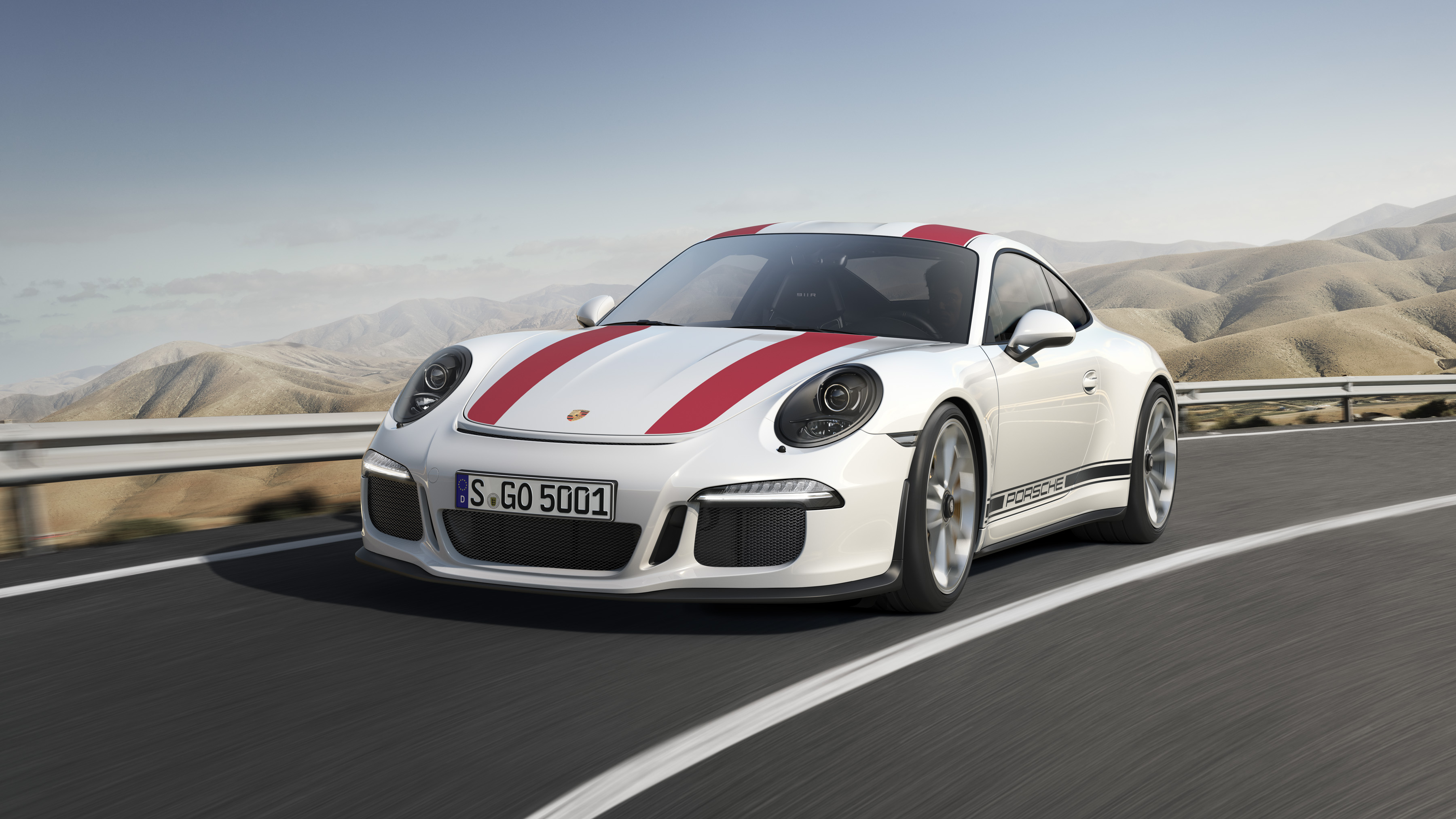 Porsche ontwikkelt de 911R als lichtste Porsche 911 ooit. De smaakmaker komt in een oplage van 991 stuks op de markt.