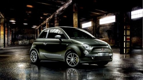 Fiat start met kledinglabel Diesel een samenwerking en bouwt 10.000 stuks Fiat 500 by Diesel. Een exclusief Italiaantje in een bijpassend outfit.