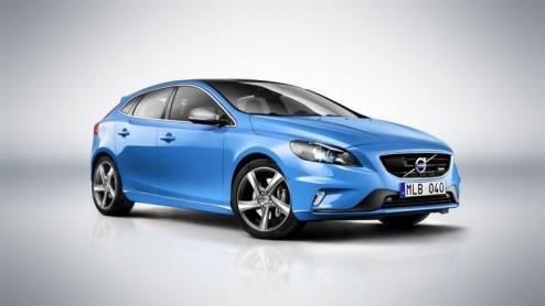 Volvo introduceert in Parijs twee nieuwe varianten van de V40: de V40 R-Design en V40 Cross Country. Die eerste is een sportief uitgedoste variant en wordt alvast nu aangekondigd en digitaal voorgeste