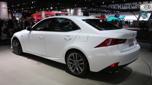 Een bezoek aan Detroit en de North American International Auto Show is een hele belevenis. Dankzij een aantal spannende primeurs van onder meer Lexus, Mercedes-Benz, BMW en Infiniti viel er voor ons E