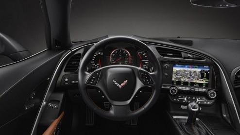 Chevrolet heeft het doek getrokken van de zevende generatie Corvette. Deze C7 is in standaardtrim de meest krachtige Corvette ooit en draagt tevens de iconische typeaanduiding Stingray.
