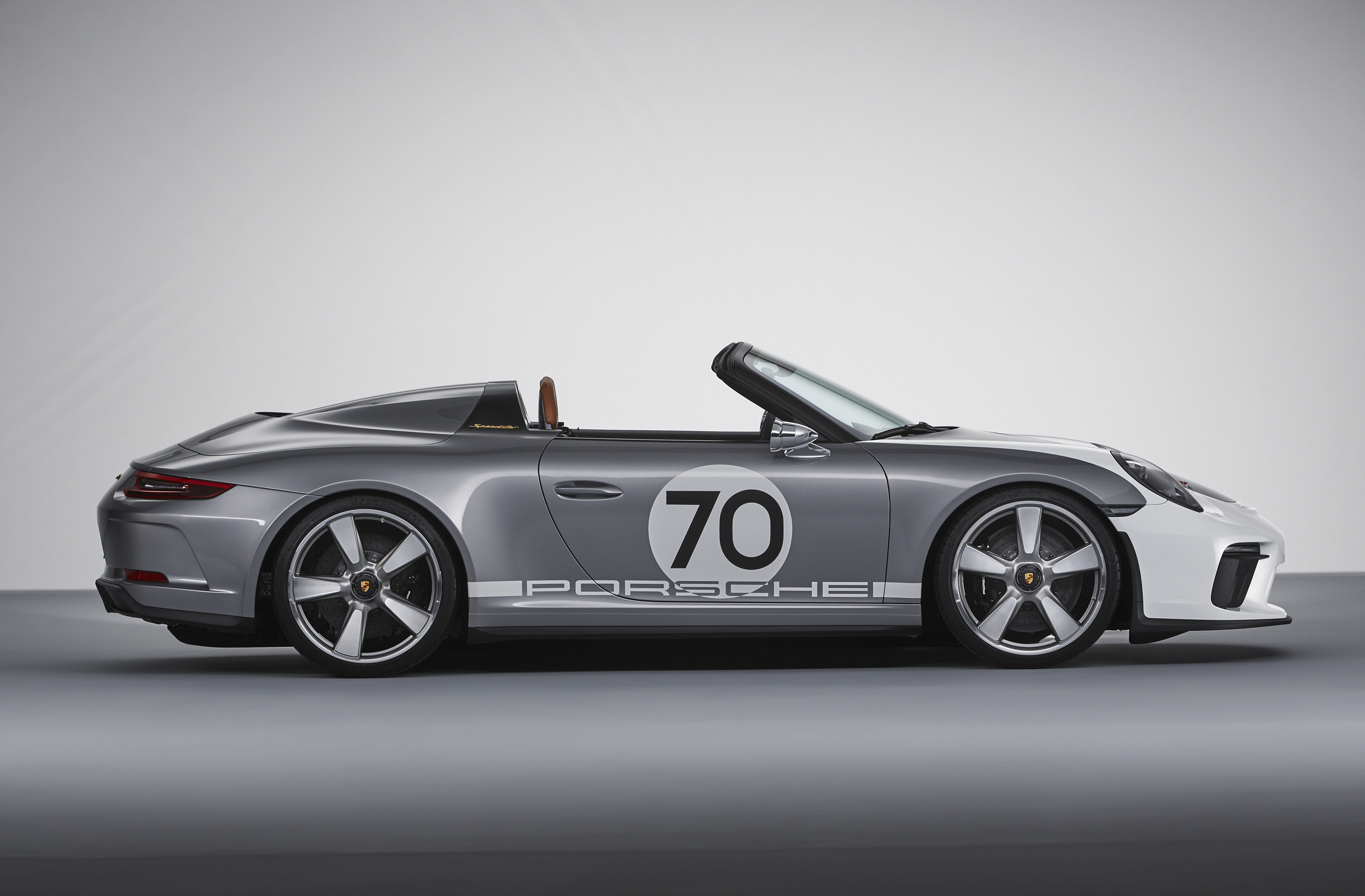 Porsche maakte de 911 Speedster Concept als cadeau voor 70-jarig bestaan.