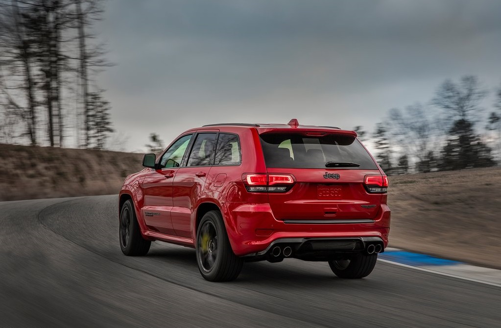 Waren de bestaande sportversies nog niet genoeg? Dan biedt Jeep de Grand Cherokee nu ook als Trackhawk. V8, 707 pk en 0-100 in 3,5 seconden. De auto komt ook naar Nederland