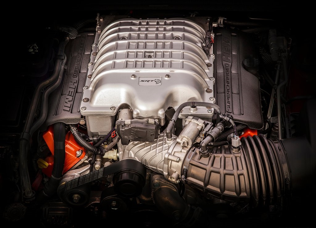 Waren de bestaande sportversies nog niet genoeg? Dan biedt Jeep de Grand Cherokee nu ook als Trackhawk. V8, 707 pk en 0-100 in 3,5 seconden. De auto komt ook naar Nederland