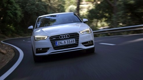 De nieuwe Audi A3 is voor 99% helemaal nieuw. Kun je dat op het eerste gezicht zien? Nee, maar zodra je instapt n er mee gaat rijden, valt dat niet te missen. Zelfs de 1.4 TFSI en 1.6 TDI bezorgen ee