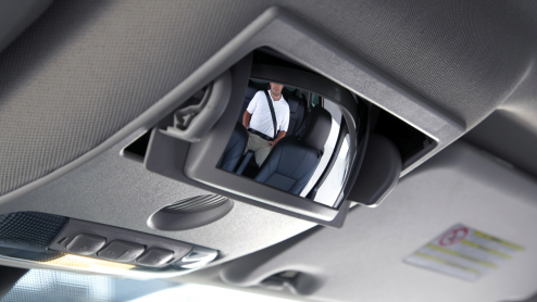Ford weet wel hoe ze lekker rijdende en ruime MPVs moeten maken. Na de Galaxy, S-MAX en C-MAX is het nu tijd om er een kleintje bij te roepen, de B-MAX. Met onder andere een zuinige driecilinder Ec