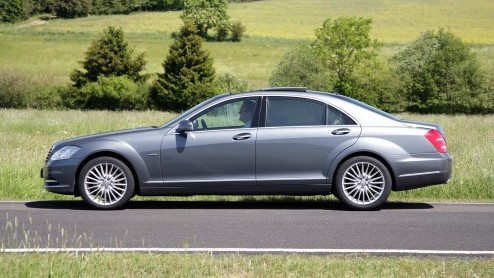 Op het oog is de Mercedes S 250 CDI nog steeds het toonbeeld van luxe en comfort. Het Duitse vlaggenschip heeft echter een ongewoon bescheiden hart; de 2.1 liter dieselmotor met vier cilinders. De S 2