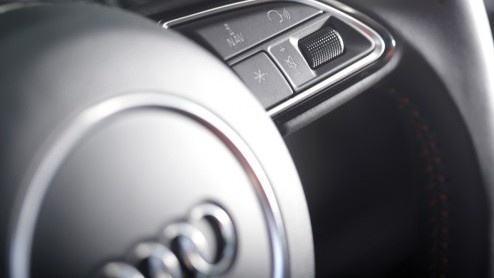 De nieuwe Audi A3 is voor 99% helemaal nieuw. Kun je dat op het eerste gezicht zien? Nee, maar zodra je instapt n er mee gaat rijden, valt dat niet te missen. Zelfs de 1.4 TFSI en 1.6 TDI bezorgen ee