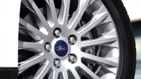Hij komt er nu echt aan, de Ford Focus met een veelgeprezen eenliter Ecoboost motor. De 100pk driecilinder hadden we nog niet aan de tand kunnen voelen maar die is juist zeer interessant. Dankzij een