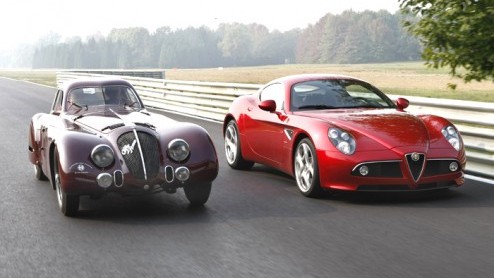 Het langverwachte is nu uitgekomen. Deze maand wordt de productie van de Alfa 8C Competizione gestart. Echt langdurig zal dat niet duren, want deze stijlvolle Italiaan van Alfa Romeo wordt in een opla