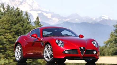 Het langverwachte is nu uitgekomen. Deze maand wordt de productie van de Alfa 8C Competizione gestart. Echt langdurig zal dat niet duren, want deze stijlvolle Italiaan van Alfa Romeo wordt in een opla