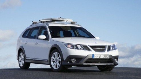 Daar is hij dan, de Saab 9-3X in volle glorie. Deze Zweedse veelkunner met stoerdere uitstraling en vierwielaandrijving zal gepresenteerd worden op de Autosalon van Geneve, maar Saab geeft ons nu meer