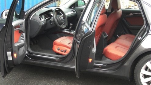 Eind vorig jaar deed de nieuwe Audi A4 zijn intrede. Met een nieuw design dat hier en daar de genen heeft van coupbroer A5, heeft de nieuweling al een fraaie stap vooruit te pakken. Toch is dat slech