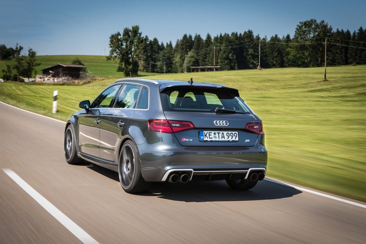 Even was het de heetste hatchback, Audi?s RS3 met 367 pk, voordat hij afgetroefd werd door de Mercedes-AMG A 45 met 381 pk. ABT brengt hem weer naar de top: 430 pk en 530 Nm.