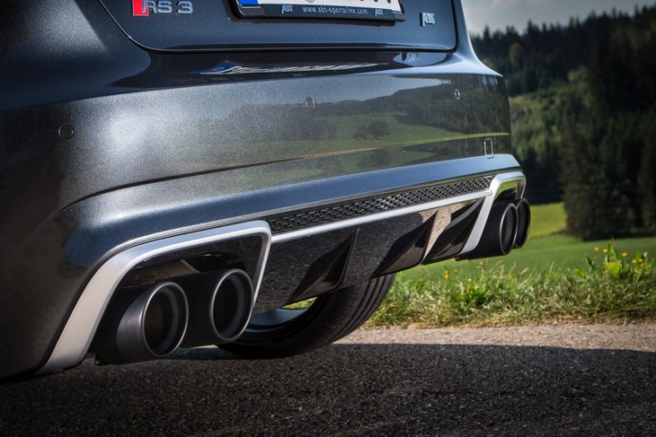 Even was het de heetste hatchback, Audi?s RS3 met 367 pk, voordat hij afgetroefd werd door de Mercedes-AMG A 45 met 381 pk. ABT brengt hem weer naar de top: 430 pk en 530 Nm.