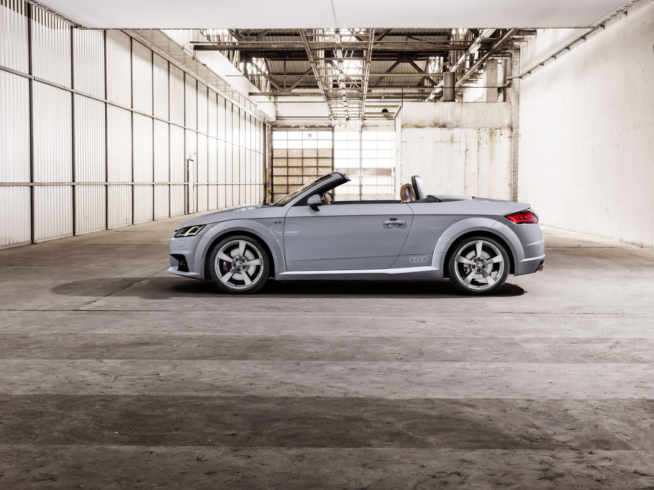 Audi geeft de TT een facelift en brengt na 20 jaar een 20 years uitvoering.