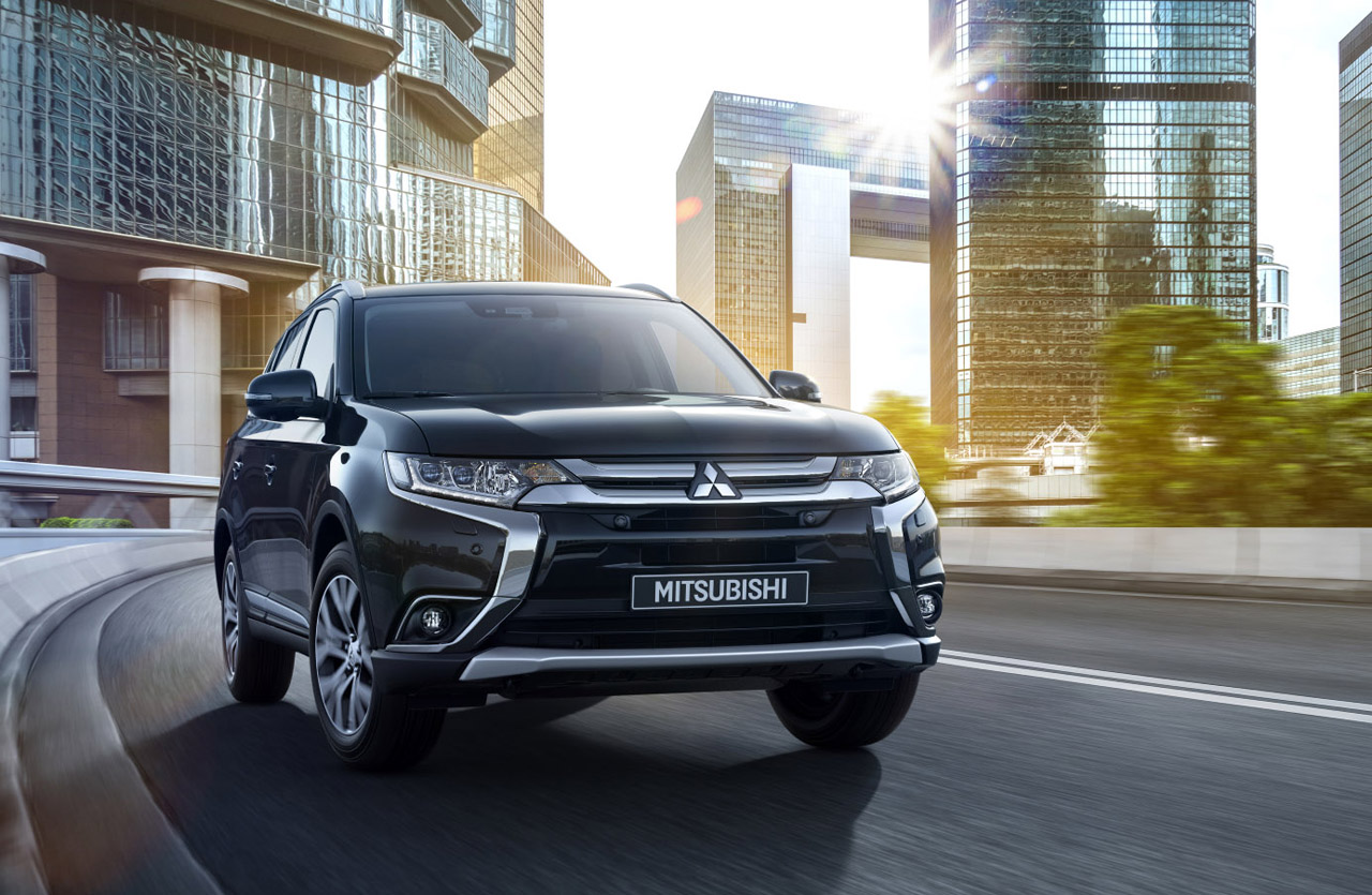 Mitsubishi verlaagt de prijs van de Outlander PHEV en voegt een sportieve S-versie toe.