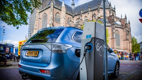 Aantal elektrische voertuigen in Nederland per april 2014 circa 35.000