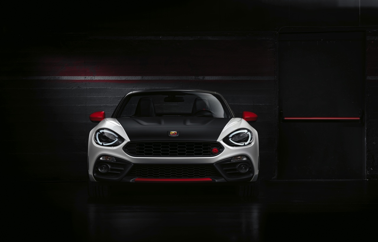 De Abarth 124 Spider is er klaar voor met zijn debuut op de Autosalon van Geneve.