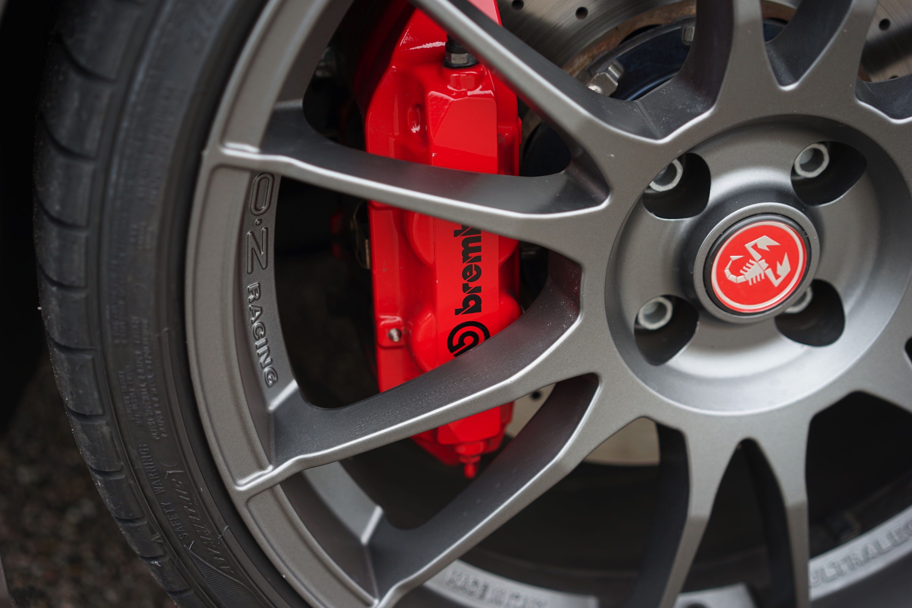 Abarth onthult in 2016 de Abarth 124 Spider en 500X crossover.