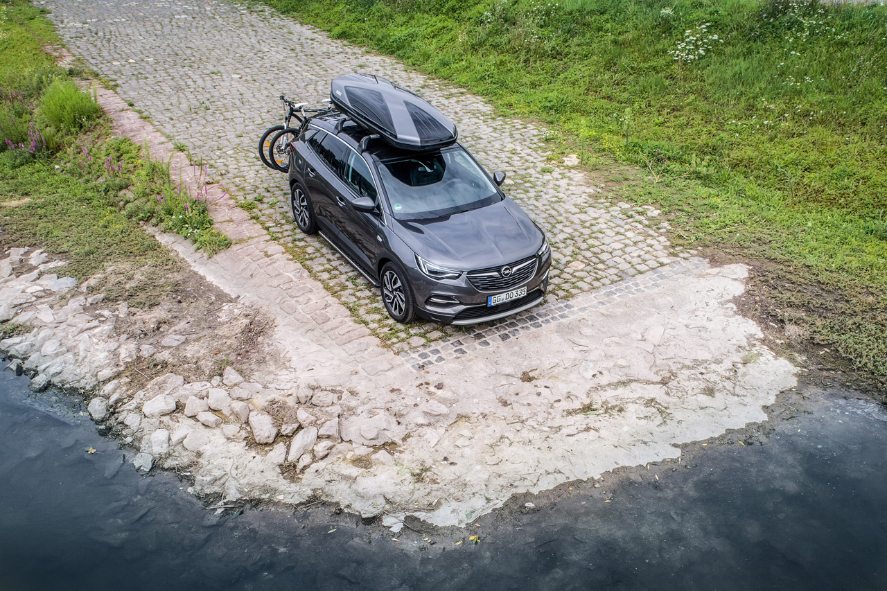 Opel levert tal van handige accessoires voor de Grandland X