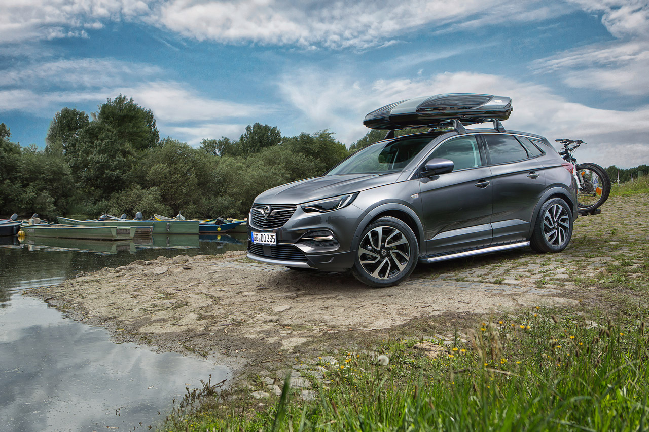 Opel levert tal van handige accessoires voor de Grandland X