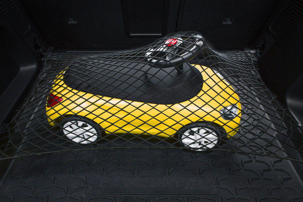 Opel levert tal van handige accessoires voor de Grandland X