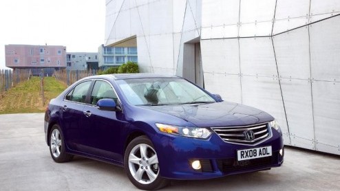 Honda gooit het met de nieuwe Accord over een andere boeg. Zeker de Tourer profiteert van de nieuwe zienswijze van de fabrikant. Wat is het geval? De vormgeving heeft de voorkeur gekregen boven het pr