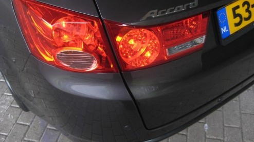 Is het zijn Japanse afkomst, misschien zijn looks, of toch gewoon een gevoelskwestie? De Honda Accord is tot op heden geen veelgeziene gast in het al dan niet zakelijke verkeer. Reden genoeg voor het