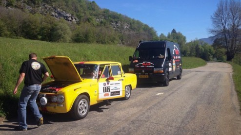 Een kijkje achter de schermen bij de monteurs van de Tulpenrallye, uitgevoerd door onder andere Bas Auto Service uit Lichtenvoorde. Wat maken zij onderweg mee?