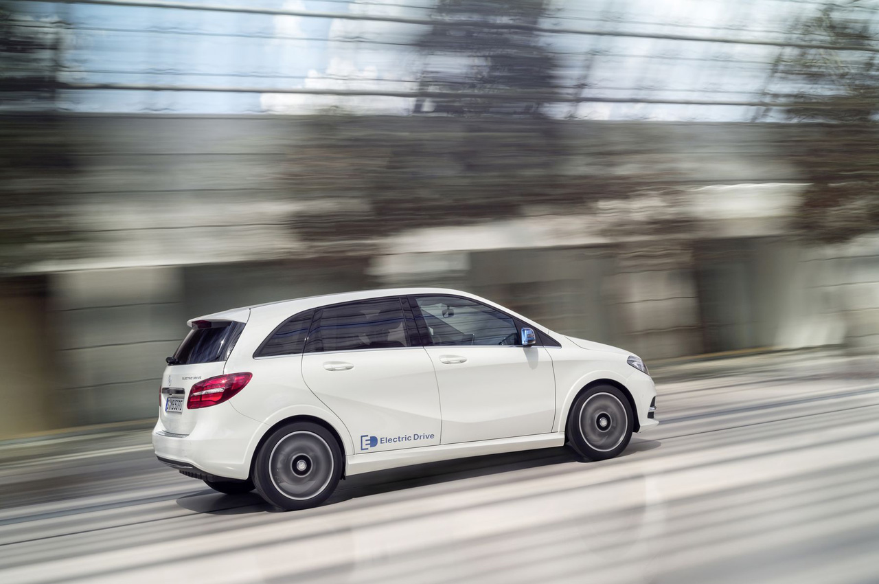 Ford stopt in september de productie van de B-Max, terwijl Mercedes de stekker haalt uit de elektrische B-Klasse.