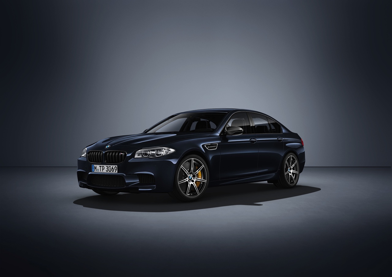 De BMW M5 Competition Edition vormt het sluitstuk van de loopbaan van de 5 Serie. Met 600 pk en speciale uitrusting is het exclusieve feestnummer niet te missen.