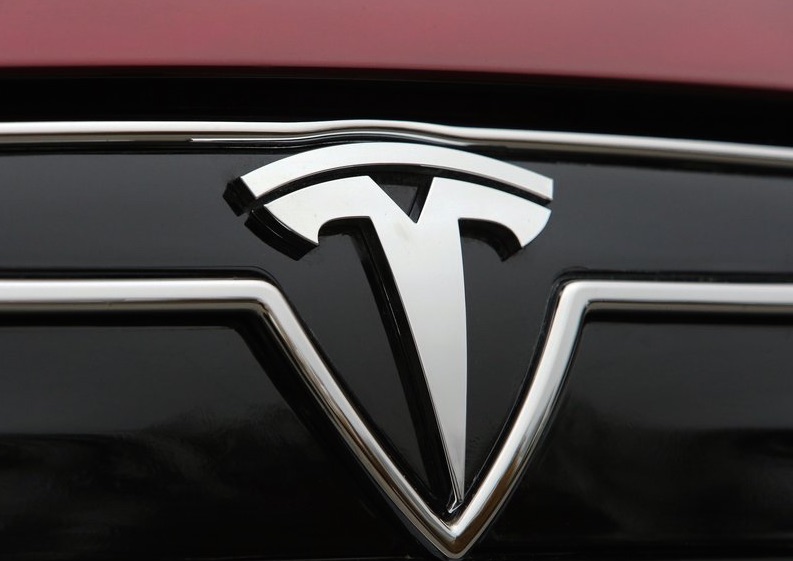 Onthulling Tesla Model 3 op 31 maart 2016, maar het duurt tot 2017 voordat de Model 3 op de markt komt.
