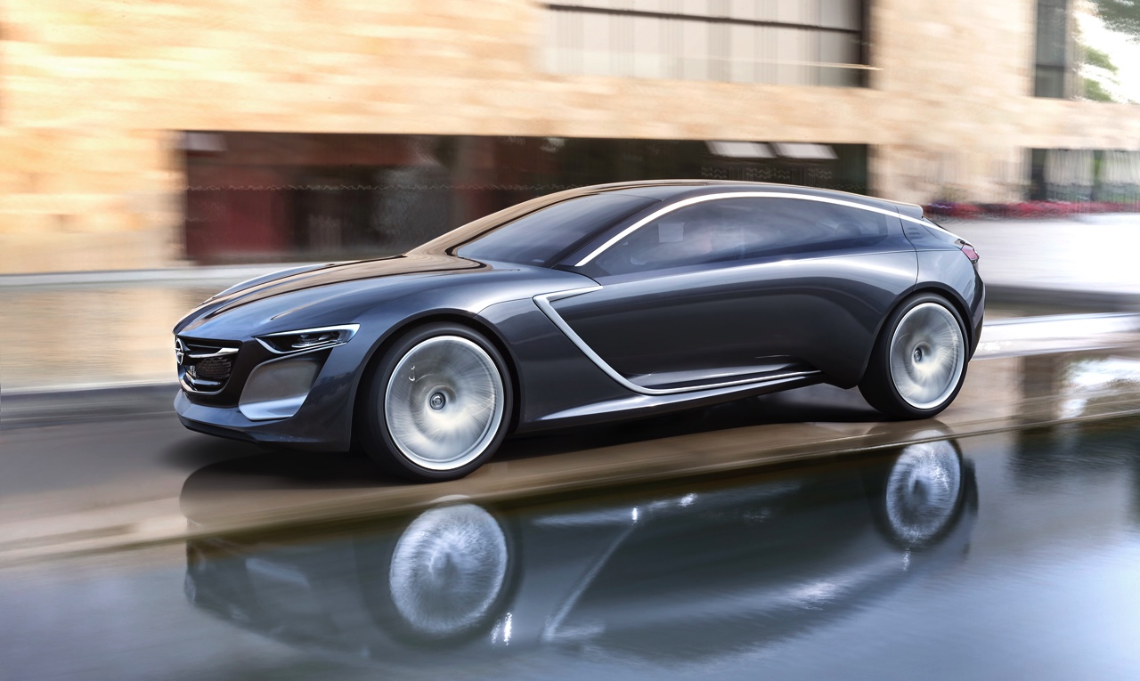 Nieuwe Opel Insignia ziet het licht als Opel Insignia Grand Sport tijdens de Autosalon van Geneve 2017. Voorafgaand aan de introductie zien we hier de spy shots van de Insignia vijfdeurs.
