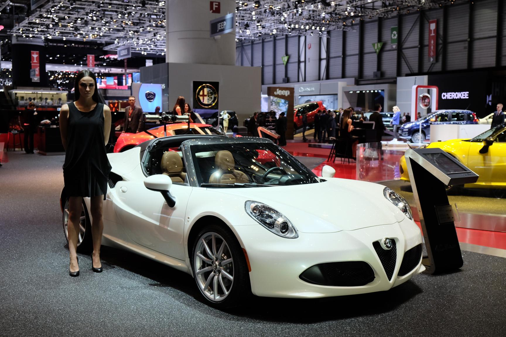Prijzen Alfa Romeo 4C Spider beginnen bij 81.550 euro.