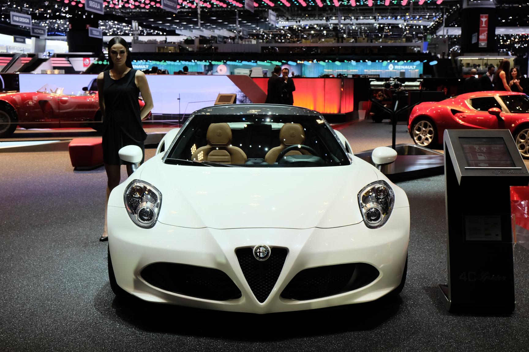 Prijzen Alfa Romeo 4C Spider beginnen bij 81.550 euro.