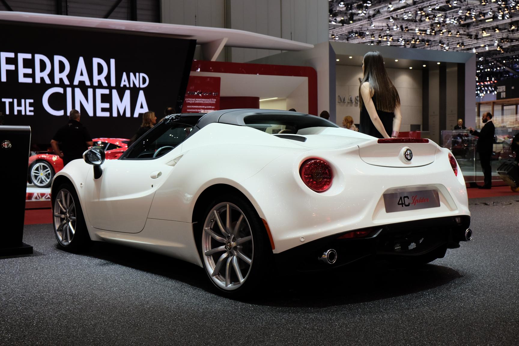 Prijzen Alfa Romeo 4C Spider beginnen bij 81.550 euro.