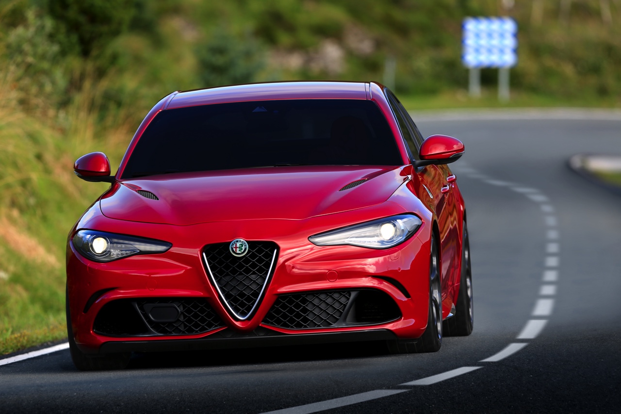 Met de Alfa Romeo Giulia brengen de Italianen het merk weer tot leven. De Giulia Quadrifoglio is het opwarmertje, in 2016 opgevolgd door courante leaseversies.