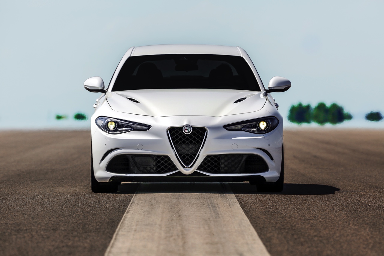Met de Alfa Romeo Giulia brengen de Italianen het merk weer tot leven. De Giulia Quadrifoglio is het opwarmertje, in 2016 opgevolgd door courante leaseversies.