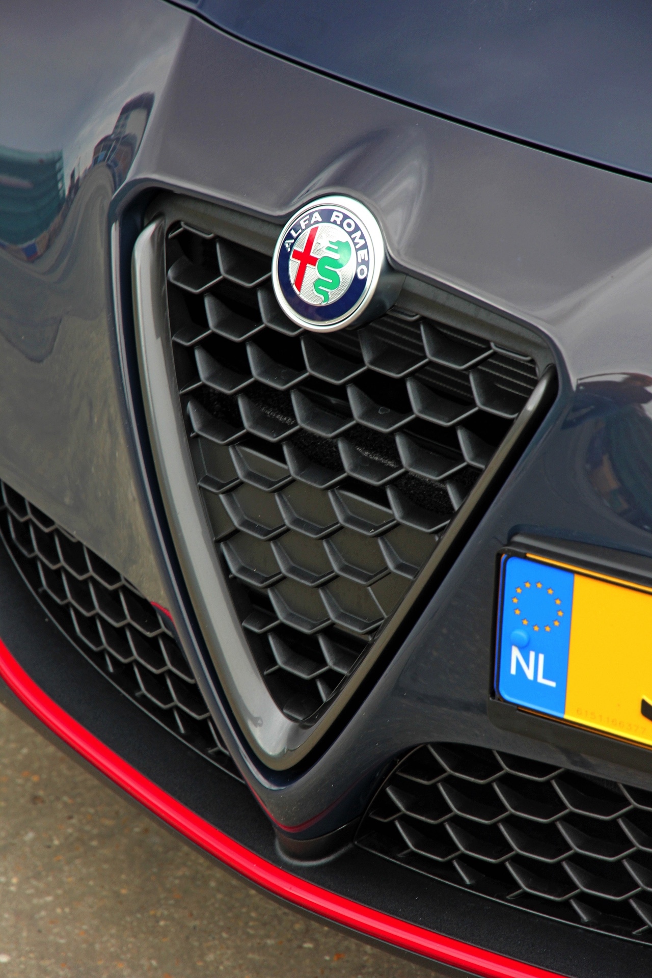 AutoVandaag test de vernieuwde Alfa Romeo Giuiletta in modeljaar 2017. De facelift introduceert de 1.6 JTDm 120 pk met TCT-automaat en dat is een fijn duo. Autotest!