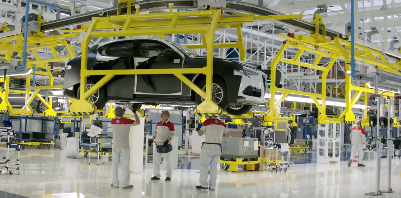 Alfa Romeo komt met SUV. Hij heet officieus Stelvio en wordt op 15 november onthuld in Los Angeles.