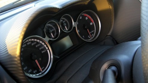 Wat kunnen we de Alfa Romeo 8C dankbaar zijn. De stijl van dit paradepaard uit Itali bleek een rijke voedingsbodem voor nieuwe Alfa-modellen, om te beginnen met de MiTo. Na kennismaking met deze benj