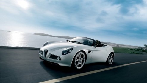 Wat een geluk! Alfa Romeo komt  in tegenstelling tot eerdere berichten - toch met een Spider-versie van de spectaculaire 8C Competizione, en dat het een gelimiteerde productie betreft mag de pret nie