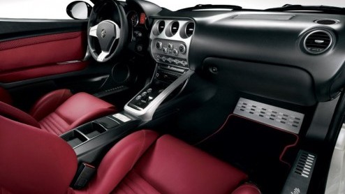 Wat een geluk! Alfa Romeo komt  in tegenstelling tot eerdere berichten - toch met een Spider-versie van de spectaculaire 8C Competizione, en dat het een gelimiteerde productie betreft mag de pret nie