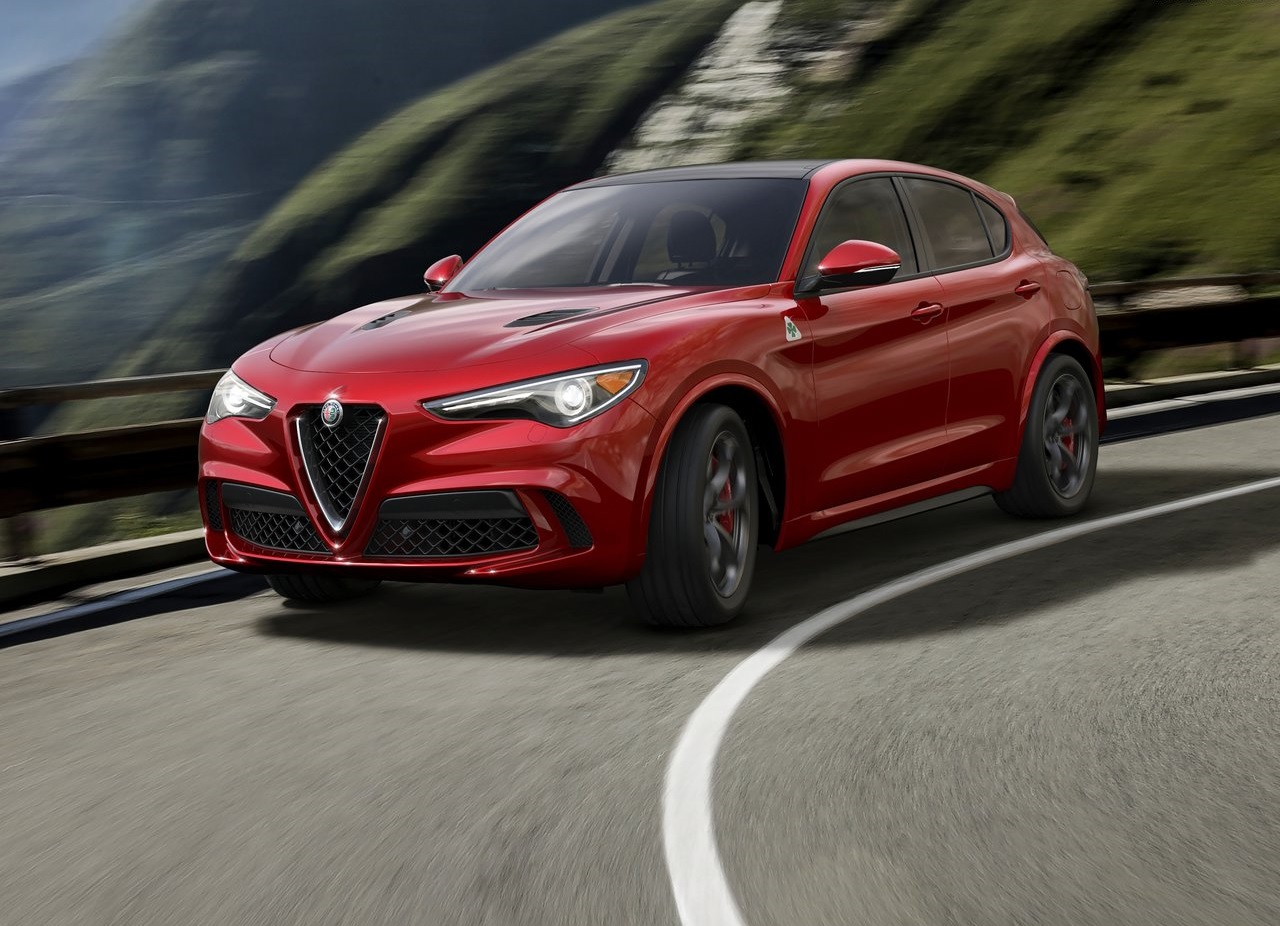 Op de Los Angeles Auto Show 2016 heeft Alfa Romeo zijn eerste SUV onthuld: de Stelvio. De Quadrifolgio is de eerste uitvoering die we te zien krijgen.