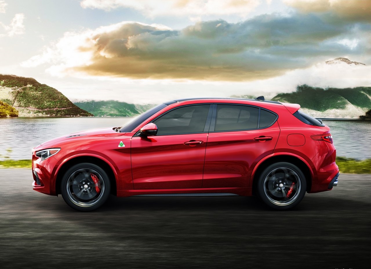 Op de Los Angeles Auto Show 2016 heeft Alfa Romeo zijn eerste SUV onthuld: de Stelvio. De Quadrifolgio is de eerste uitvoering die we te zien krijgen.